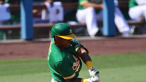 Khris Davis delivers second homer in 24 hours